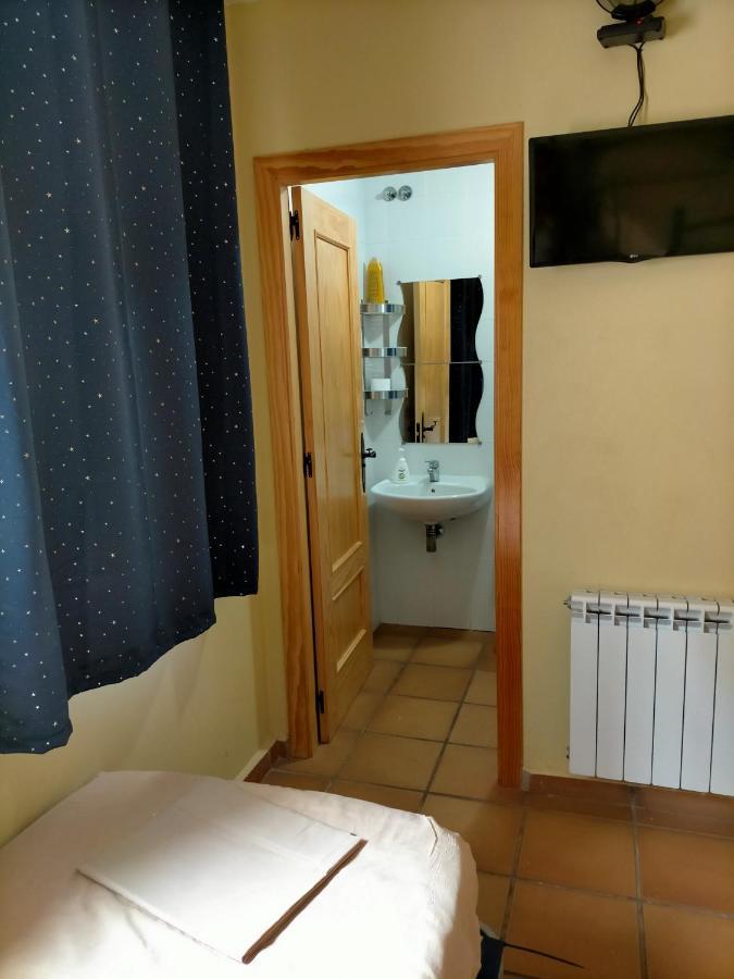 Aliaga Albergue Santa Barbara المظهر الخارجي الصورة