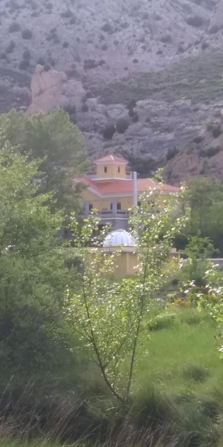 Aliaga Albergue Santa Barbara المظهر الخارجي الصورة